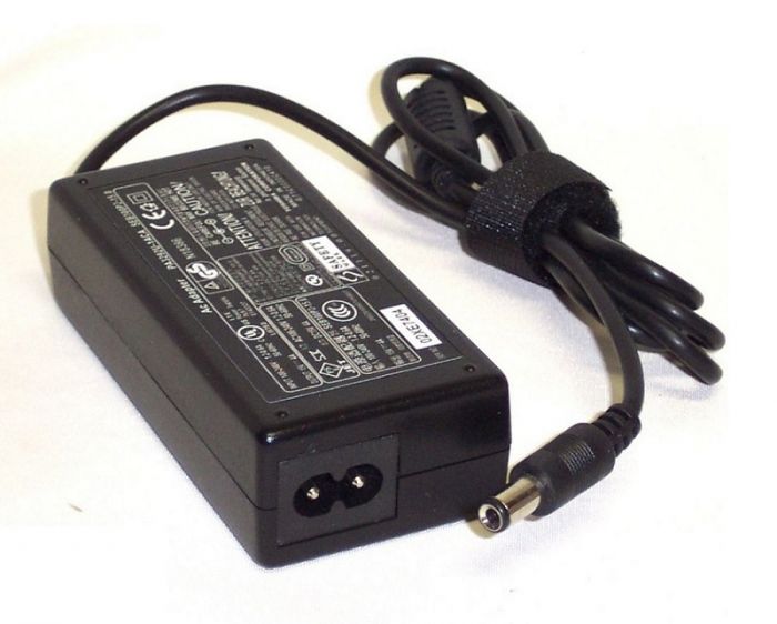 00R334 - DELL - 100-240V AC ADAPTER FOR LATITUDE, INSPIRON LAPTOPS